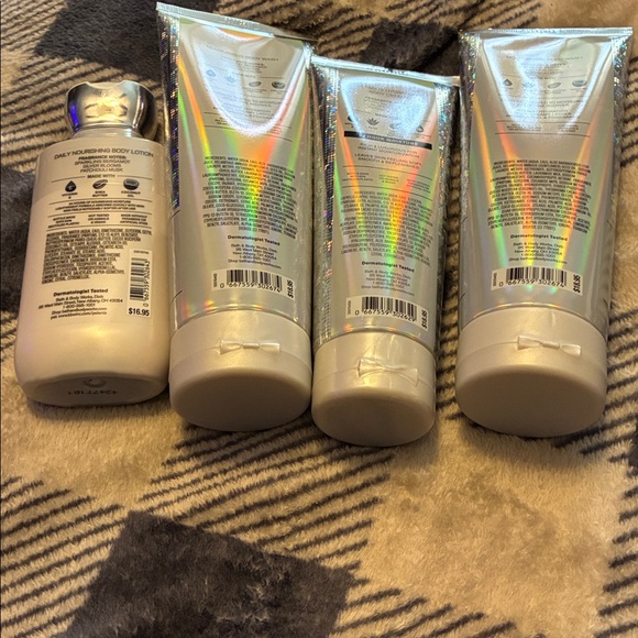 Bath & Body Works Platinum Holographic Silver 2- Body Wash 1- Cream - 1- lotion - Picture 6 of 6